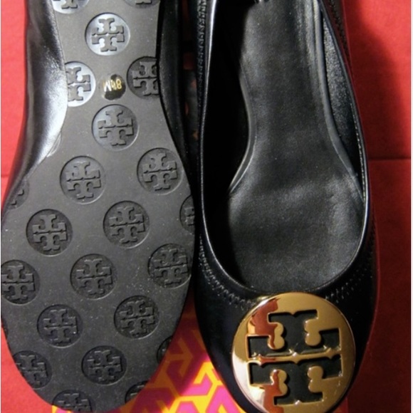 NWOT Tory Burch flats flats with gold logo - Picture 7 of 8